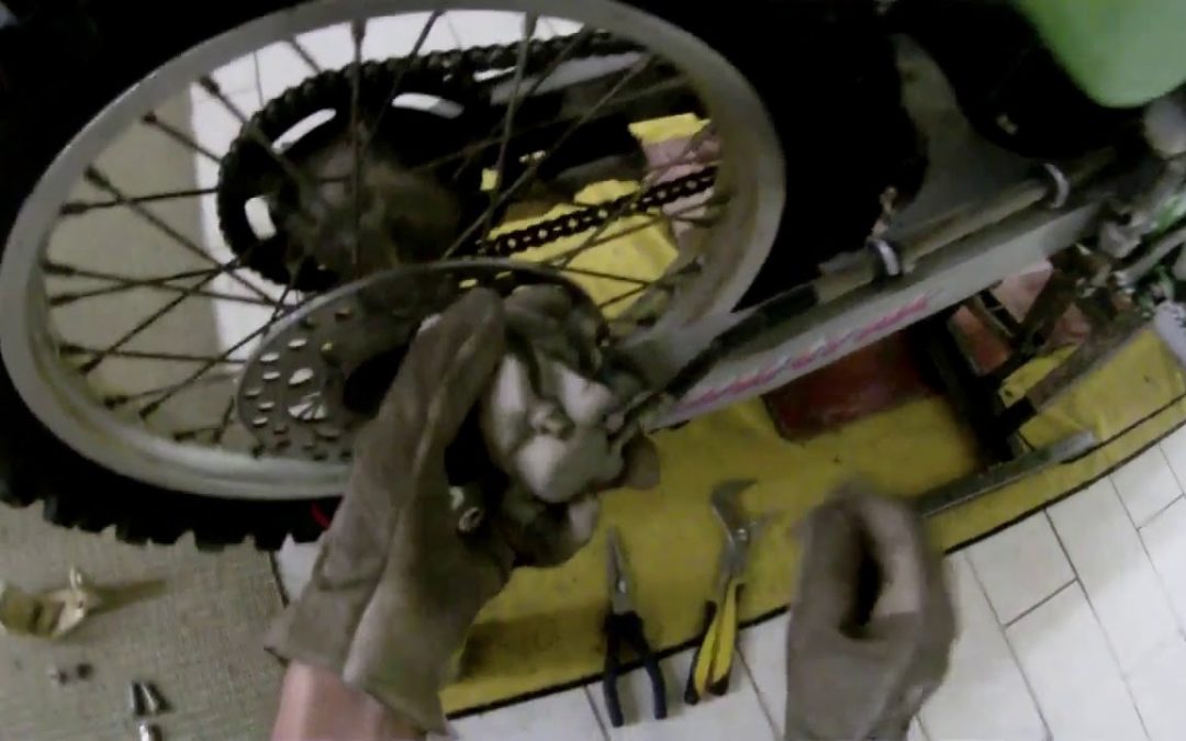 Tuto | Changer des plaquettes de frein arrière – remontage